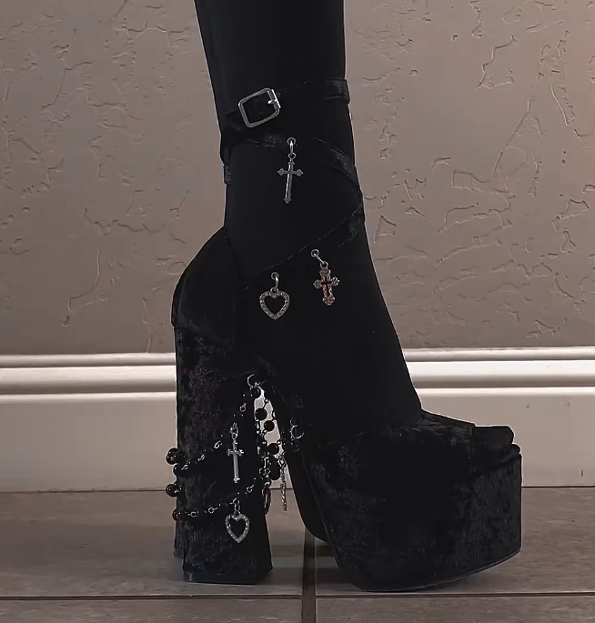 Peep Toe Heels - Sandales à plateforme avec chaîne en