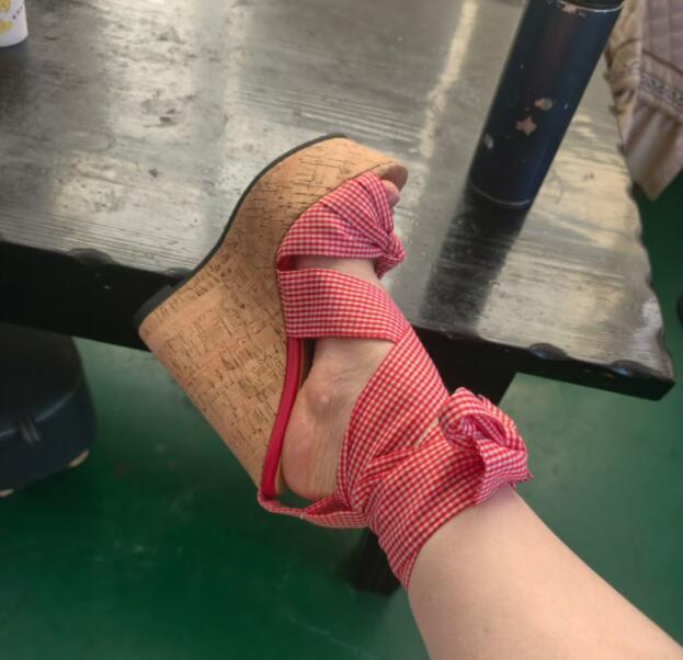 Sandales compensées en soie à  - Cork Wedge Sandal avis et prix